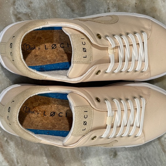 NEW Women’s LOCI Nine water resistant beige sneakers- Size 41